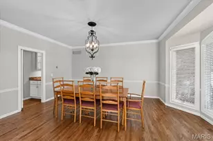 1059 Greystone Manor Pkwy, Chesterfield, MO 63005 - Photo 5