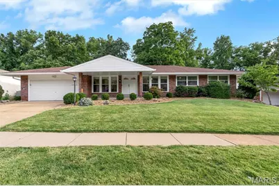 13120 Greenbough Drive, Saint Louis, MO 63146 - Photo 1