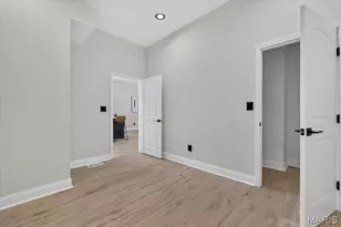 5588 Bartmer Ave, Saint Louis, MO 63112 - Photo 13