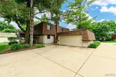 1776 Schoettler Valley Drive, Chesterfield, MO 63017 - Photo 43