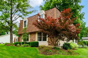 1776 Schoettler Valley Dr, Chesterfield, MO 63017 - Photo 3