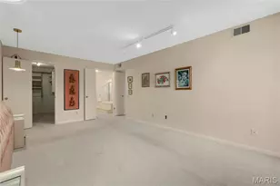 585 Coeur de Royale Dr, Creve Coeur, MO 63141 - Photo 15