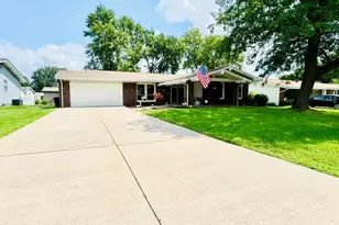 741 Lamplight Ln, Hazelwood, MO 63042 - Photo 9
