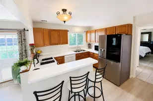 741 Lamplight Ln, Hazelwood, MO 63042 - Photo 9