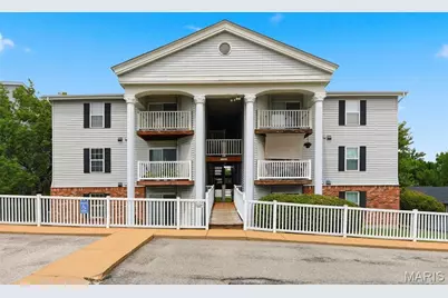 12401 Somerset Place Drive #E, Saint Louis, MO 63128 - Photo 1