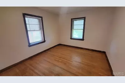 1810 Eton Lane, Saint Louis, MO 63147 - Photo 11