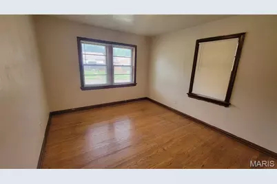 1810 Eton Lane, Saint Louis, MO 63147 - Photo 9