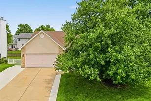 161 Berryville Pl, Saint Charles, MO 63304 - Photo 5