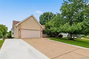 161 Berryville Pl, Saint Charles, MO 63304 - Photo 3