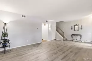 10053 Sakura Dr, Saint Louis, MO 63128 - Photo 5