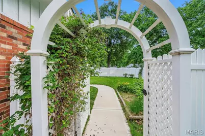 1010 Dovergate Drive, Kirkwood, MO 63122 - Photo 57