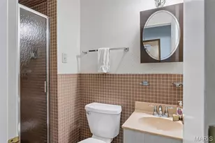 1010 Dovergate Dr, Kirkwood, MO 63122 - Photo 41