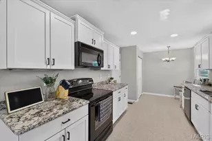 1285 Flora Ln, Florissant, MO 63031 - Photo 9
