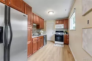 2662 Bonniebrook Dr, Maryland Heights, MO 63043 - Photo 9