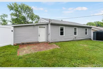 2662 Bonniebrook Drive, Maryland Heights, MO 63043 - Photo 19