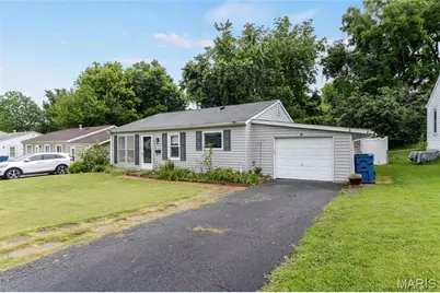 2662 Bonniebrook Drive, Maryland Heights, MO 63043 - Photo 3