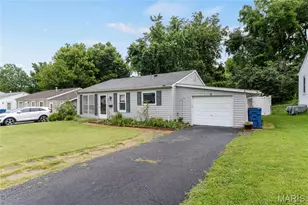 2662 Bonniebrook Dr, Maryland Heights, MO 63043 - Photo 3