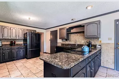1191 Indian Bluff Lane, Saint Louis, MO 63138 - Photo 17