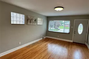 3951 E Dallas Ct, Unincorporated, MO 63125 - Photo 9