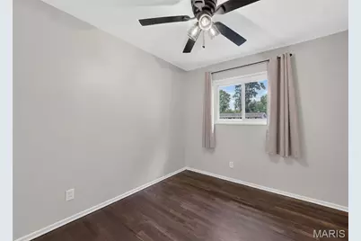 277 Dashwood Drive, Ferguson, MO 63135 - Photo 19
