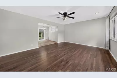 277 Dashwood Drive, Ferguson, MO 63135 - Photo 9