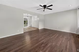 277 Dashwood Dr, Ferguson, MO 63135 - Photo 9