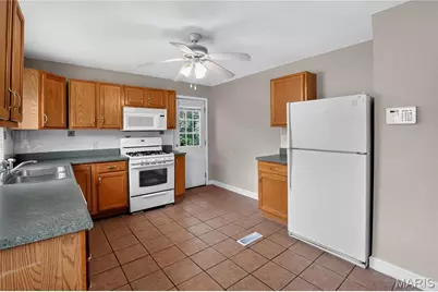 10183 Cloverdale Drive, Saint Louis, MO 63136 - Photo 7