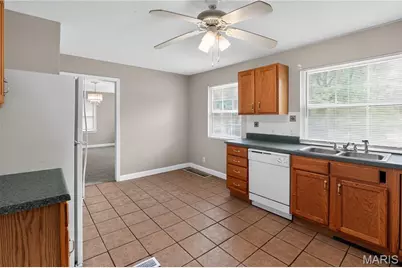 10183 Cloverdale Drive, Saint Louis, MO 63136 - Photo 9