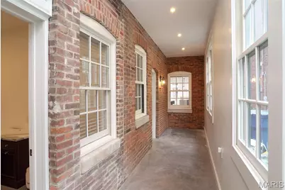 1915 S 12th Street, Saint Louis, MO 63104 - Photo 29