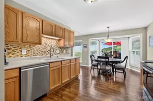 30 Hunting Manor Dr, Saint Charles, MO 63303 - Photo 15