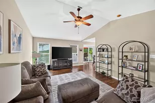 30 Hunting Manor Dr, Saint Charles, MO 63303 - Photo 7
