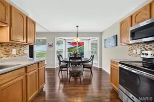 30 Hunting Manor Dr, Saint Charles, MO 63303 - Photo 11