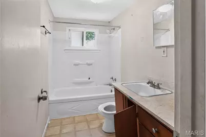 8643 Belcrest Lane, Saint John, MO 63114 - Photo 15