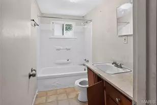 8643 Belcrest Ln, Saint John, MO 63114 - Photo 15