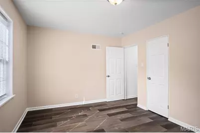 735 Dammert Avenue, Bella Villa, MO 63125 - Photo 17
