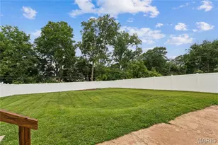 9516 Marbob Dr, Saint Louis, MO 63123 - Photo 3