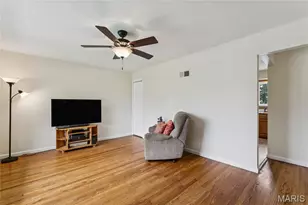 9516 Marbob Dr, Saint Louis, MO 63123 - Photo 5