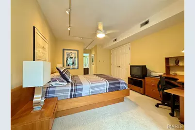4235 W Pine Boulevard #21, Saint Louis, MO 63108 - Photo 11