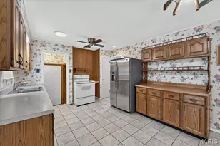 814 Arminda Ave, Kirkwood, MO 63122 - Photo 17