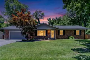 18 Twin Oaks Dr, Saint Charles, MO 63303 - Photo 1