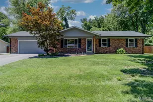 18 Twin Oaks Dr, Saint Charles, MO 63303 - Photo 3