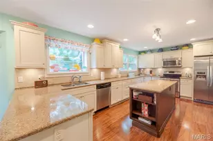 231 Oakbriar Farm Dr, Ballwin, MO 63021 - Photo 5