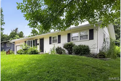 1027 Renshaw Drive, Ferguson, MO 63135 - Photo 3