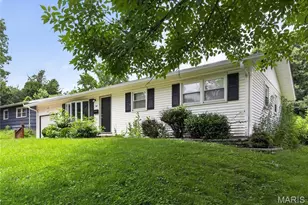 1027 Renshaw Dr, Ferguson, MO 63135 - Photo 3