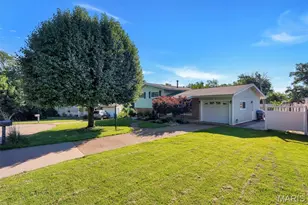 9968 Doerste Ct, Saint Louis, MO 63123 - Photo 3