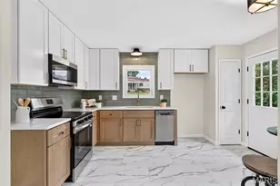 2075 Barcelona Dr, Florissant, MO 63033 - Photo 15