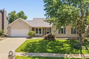 2114 Autumn Wood Dr, Saint Charles, MO 63303 - Photo 3