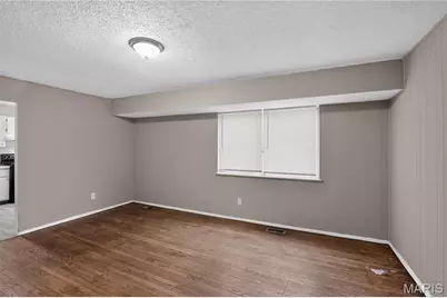 6220 Pennyrich Court, Florissant, MO 63033 - Photo 9