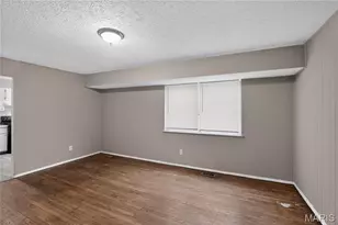 6220 Pennyrich Ct, Florissant, MO 63033 - Photo 9