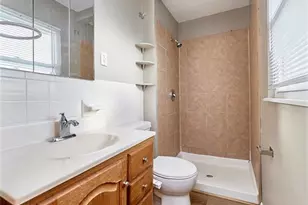 3204 Bristol Hall Dr, Bridgeton, MO 63044 - Photo 17